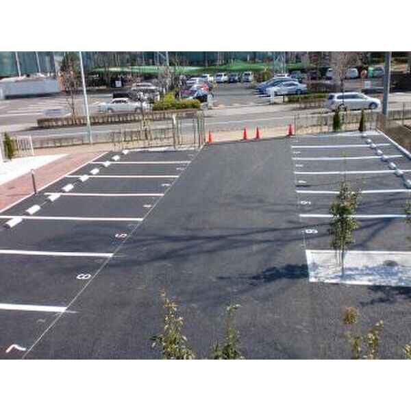 シャルマンノルド 駐車場