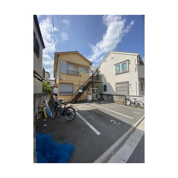 中根ハウス 駐車場