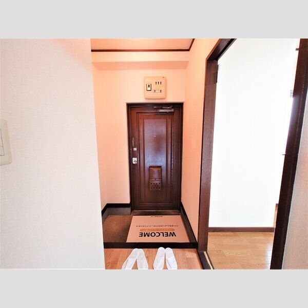 小峯ビル201号室 玄関