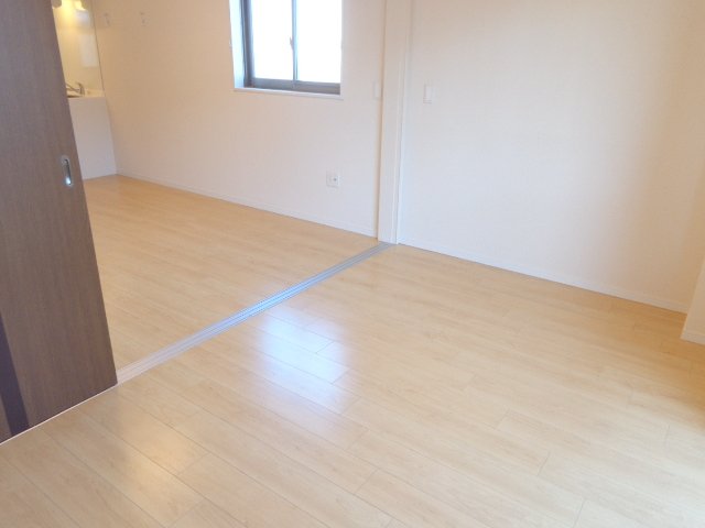 キャッスルパーク101号室 明るい室内