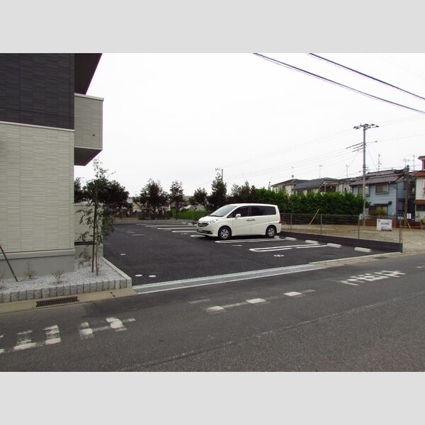 トップXI203号室 駐車場