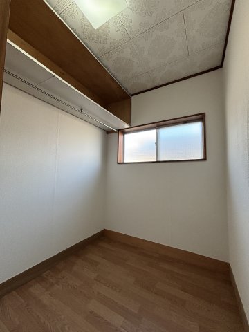片瀬山戸建0001号室 収納