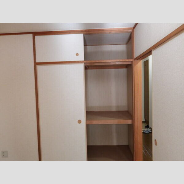 ルーチェ緑が丘A 押入