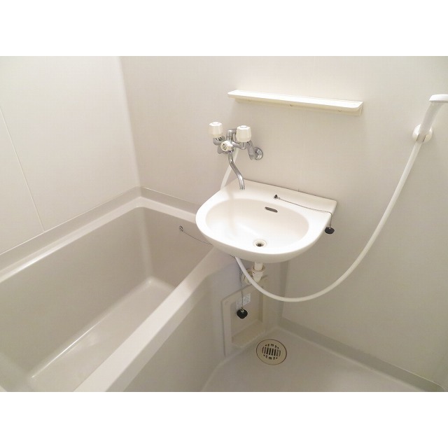 ＡＤハイツ バス