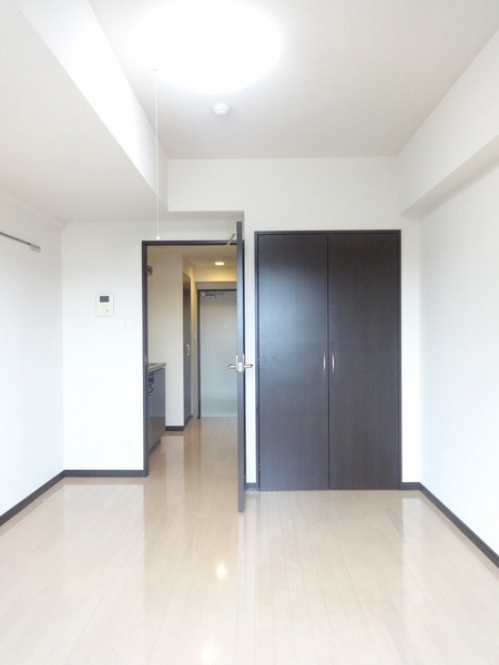 エルヴィエントアース武蔵関公園402号室 リビング