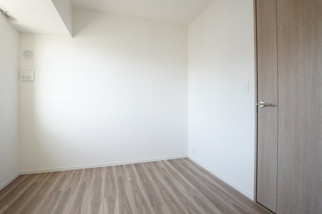 ＨＡＲＵＭＩ　ＦＬＡＧ　ＰＡＲＫ　ＶＩＬＬＡＧＥ　Ｂ棟16階 洋室2