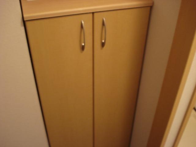 コーポ・リバーレイン 下足箱