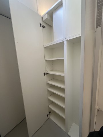 ファーレ代々木上原Ⅱ105号室 収納