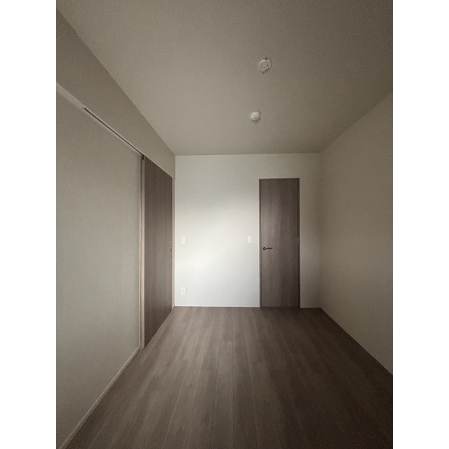 プレミスト王子神谷 洋室6帖　2026年8月撮影