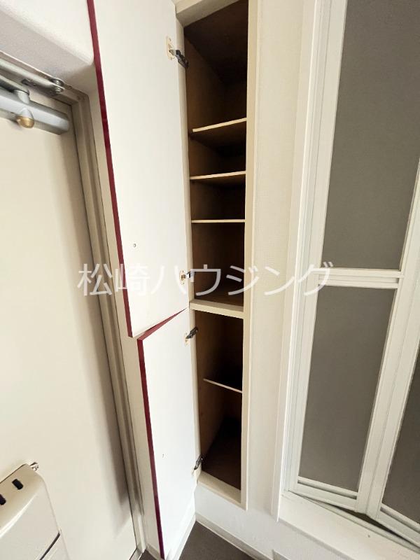 メゾンドエムロード1階 収納