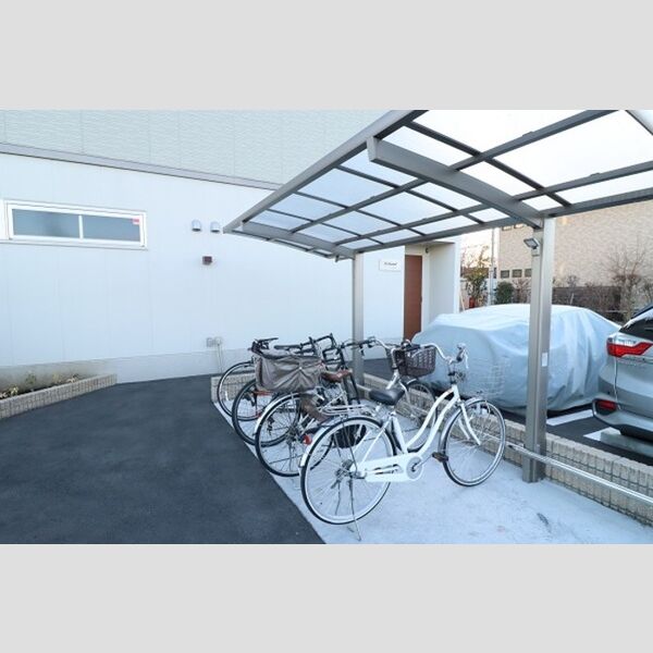 Libertad 屋根付自転車駐輪場