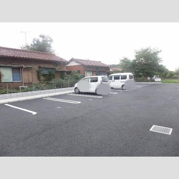 フォンターナ 駐車場