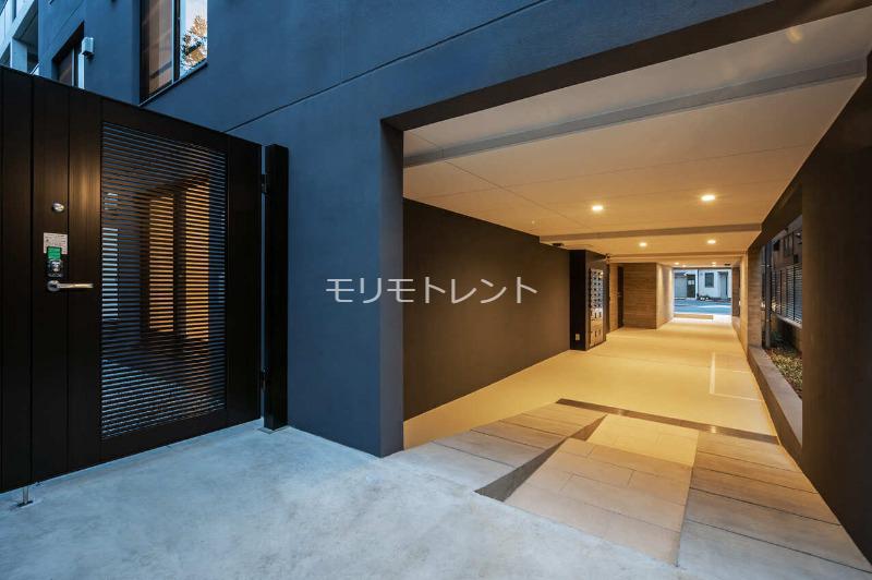 アトリオフラッツ中野新井薬師3階 エントランス