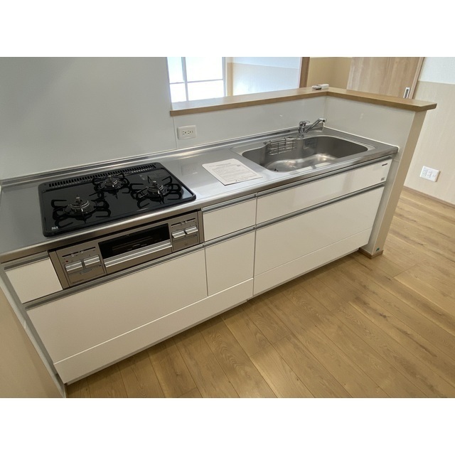 メゾン　リエール1階 内観