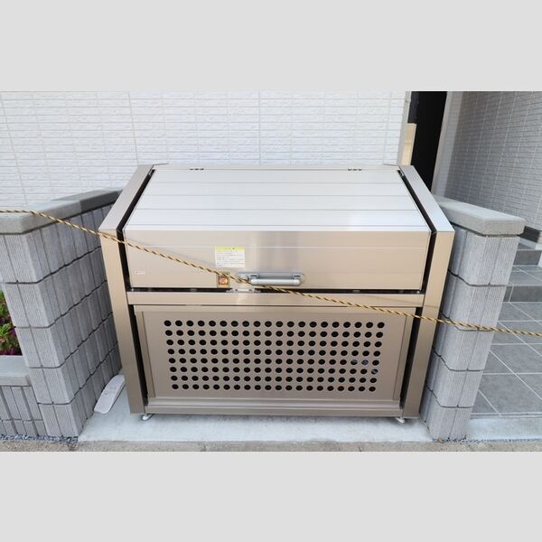 セレスティア高松203号室 ゴミ置き場