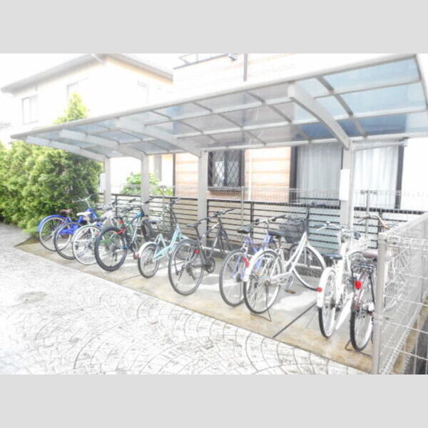 カーサ　ヴィバーチェ 駐輪場