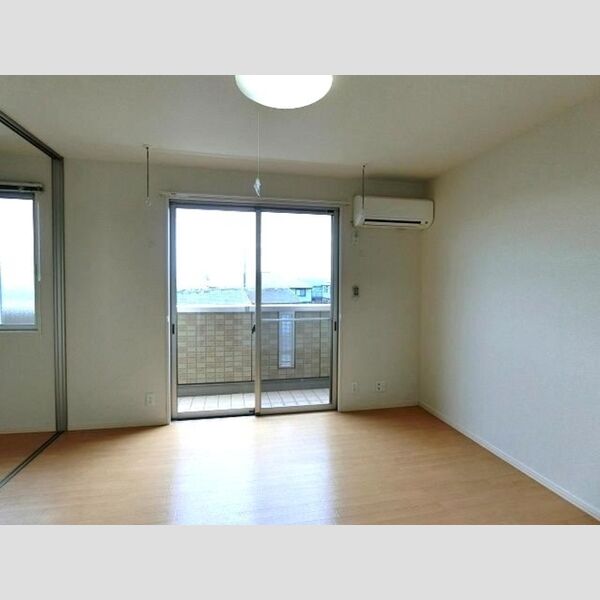 ベルソス高倉　B301号室 洋室