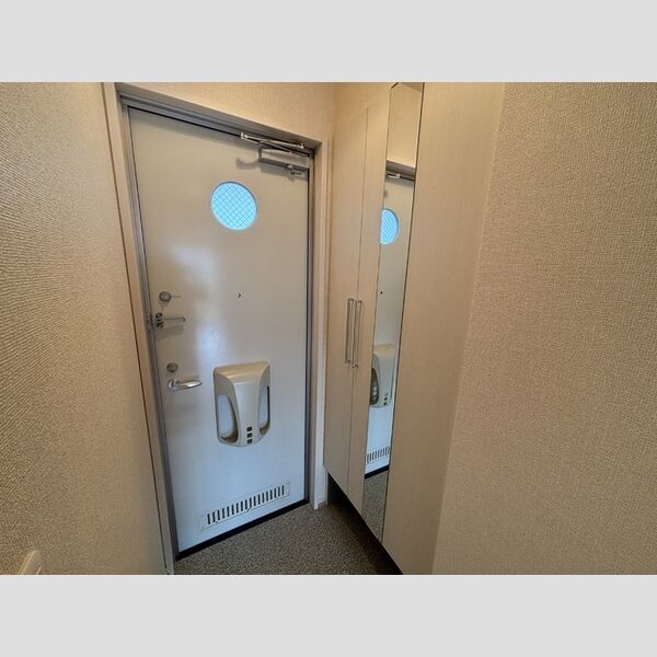 コート権太坂202号室 玄関