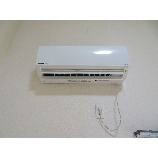 ＡＭＭＳ　ＯＫＡＭＵＲＡB102号室 エアコン