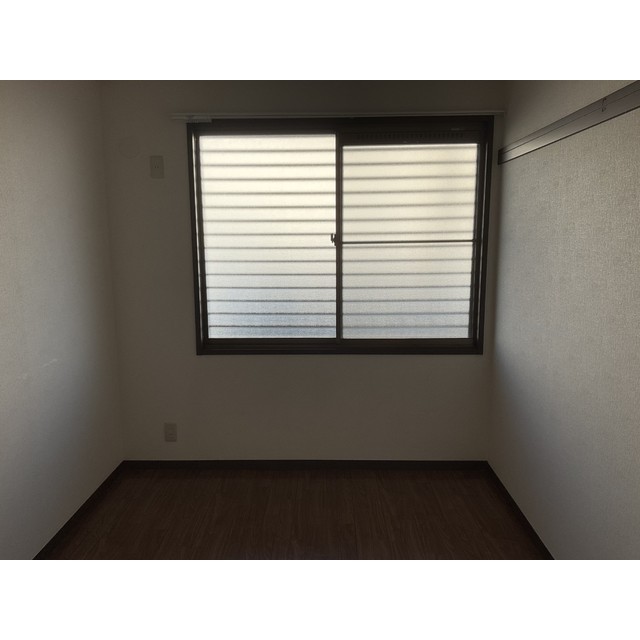 グランデュール瀬戸岡101号室 内観