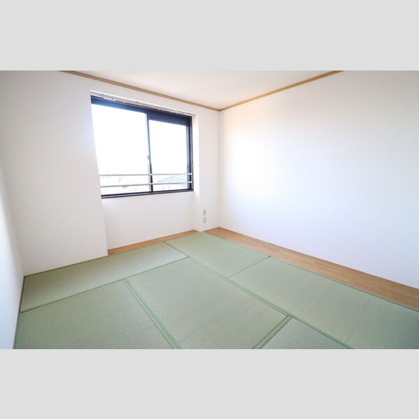 サンヴィレッジ本宿302号室 和室