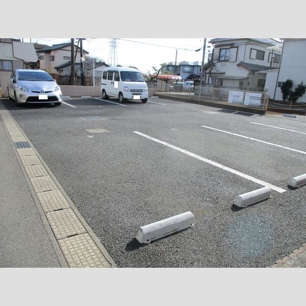 キャッスル桜木 駐車場