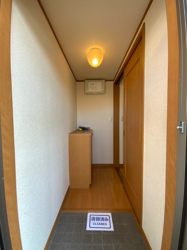 アイル中野2階 玄関
