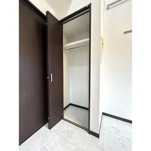 olive house 上大岡201号室 ハンガーパイプ付