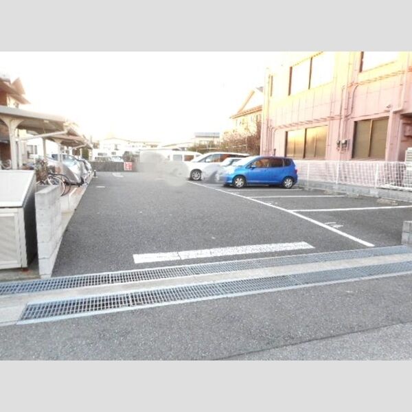 サニー・ウェル 駐車場(要空き確認)