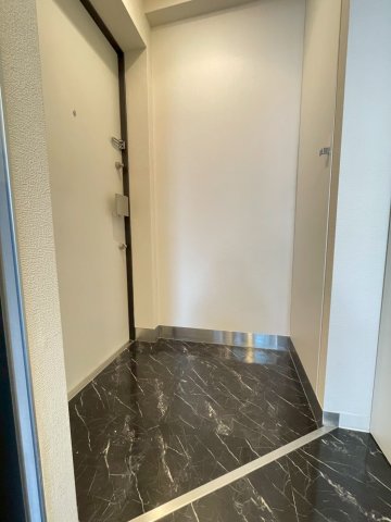ブランノワール早稲田 玄関