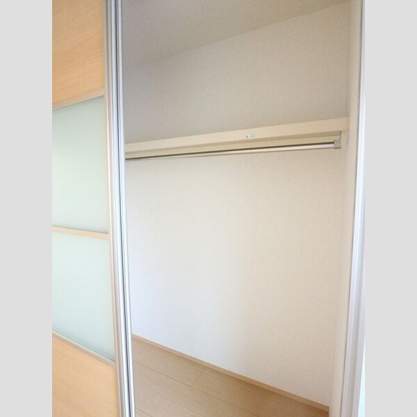 メゾンド・ソレーユHiguchi103号室 クローゼット