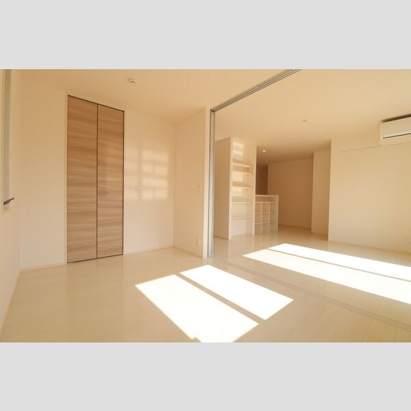 グランシャリオ101号室 洋室5.1帖