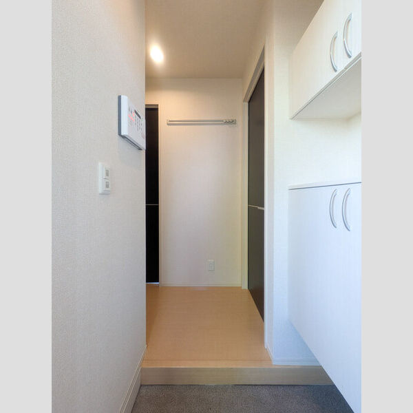 ヴィクトワール　壱番館 玄関