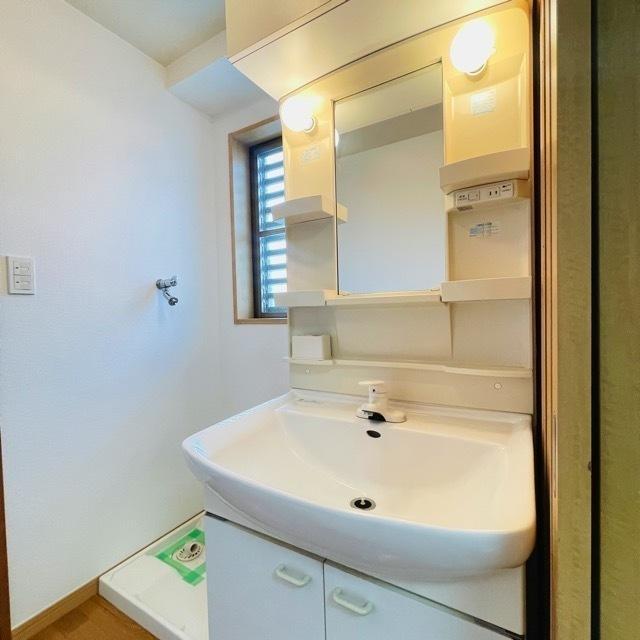 ファミール烏山2階 洗面所