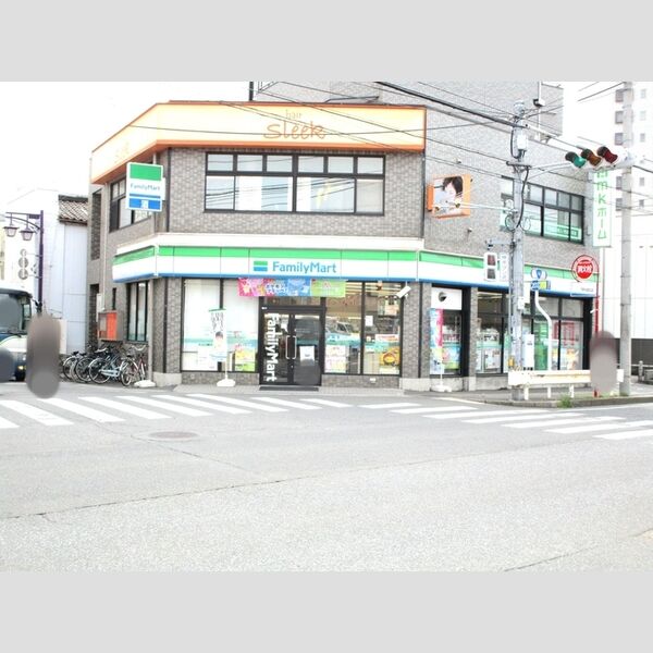 D-STELLA ファミリーマート下総中山駅北口店