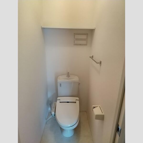 ラディエンス東海岸　Ⅱ 1、2階にトイレがあります