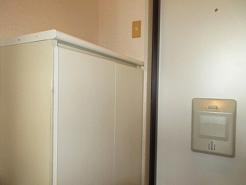 ニックハイム鶴見中央ビル 下足入　※2026年03月撮影