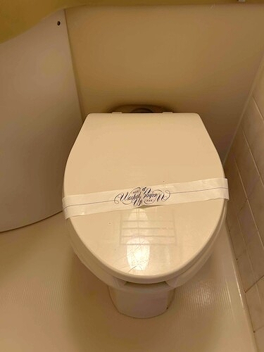 ライオンズマンション方南町駅前2階 トイレ