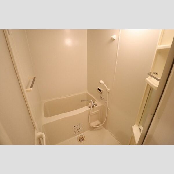 シェ・コパン102号室 追い焚き機能付きバス