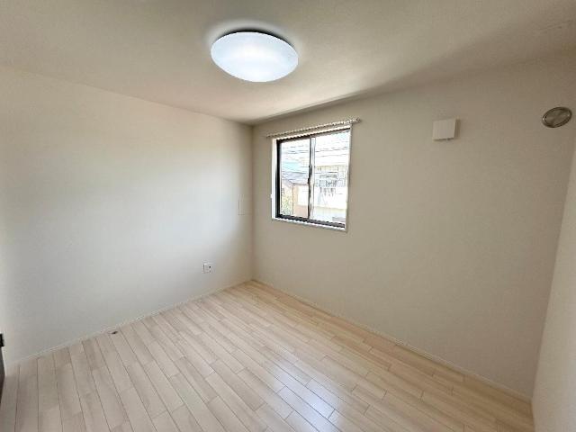 ルナフォーリア102号室 洋室