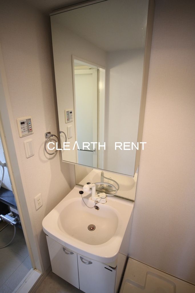 パレステュディオ赤坂弐番館3階 シャワータイプの独立洗面化粧台