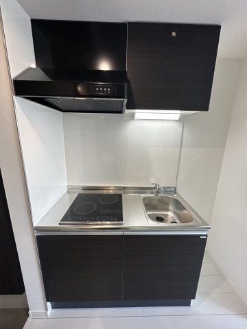 ベイルーム本厚木旭町103号室 ２口ＩＨヒーターで料理する方も満足♪キッチン収納スペースも豊富です★