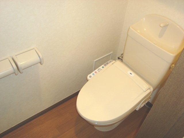 モデルナ203号室 シャワー付トイレ