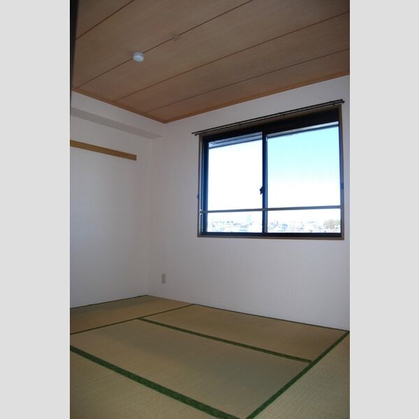 マレッサパーク205号室 和室