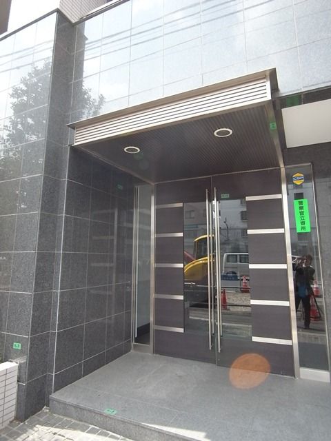 コンシェリア・デュー代々木公園303号室 エントランス