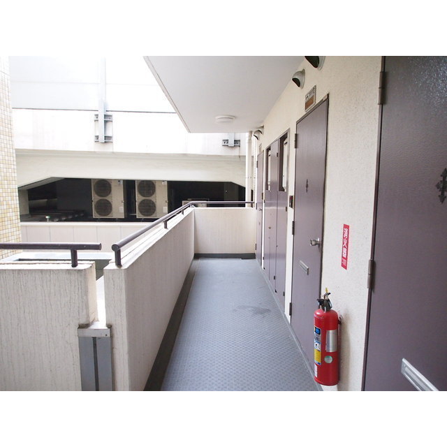 ローズマンション代々木上原208号室 共有部・2階廊下