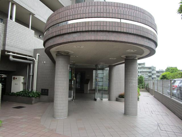 パル戸田公園6階 明るい開放的なエントランス☆