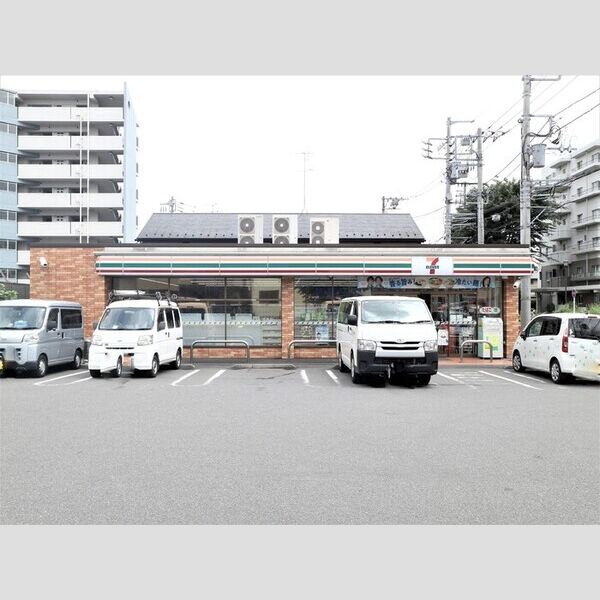イヴレーア南台 セブンイレブン相模原鶴ケ丘店(204m)