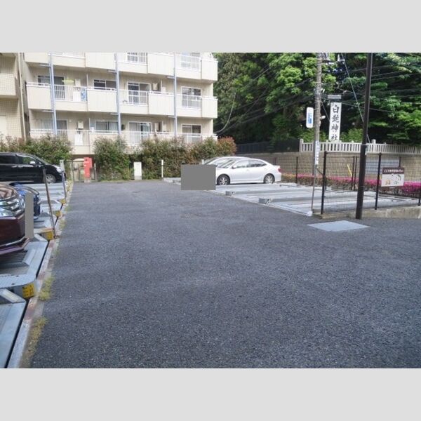 グランディス新八柱1107号室 駐車場