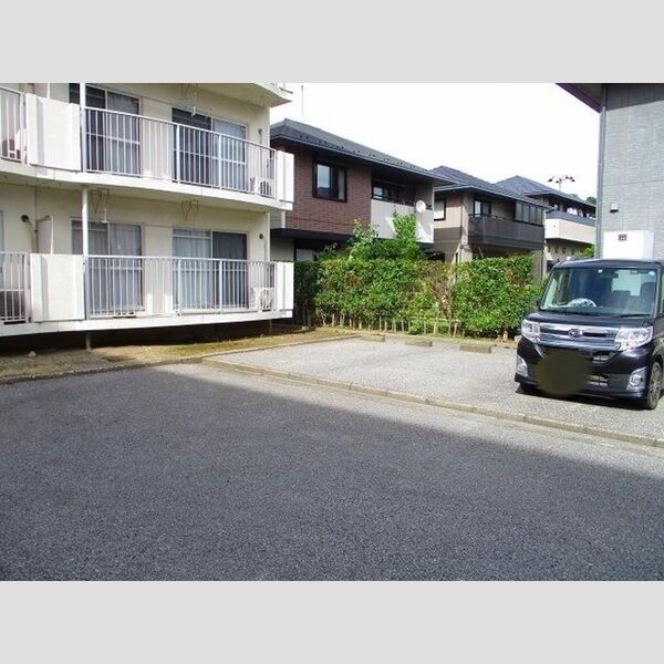 サンボナール 駐車場